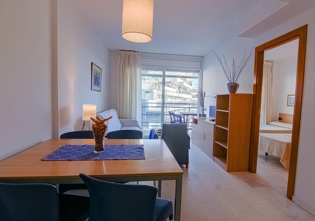 Apartamentos S'Abanell Central Park Бланес Стая снимка